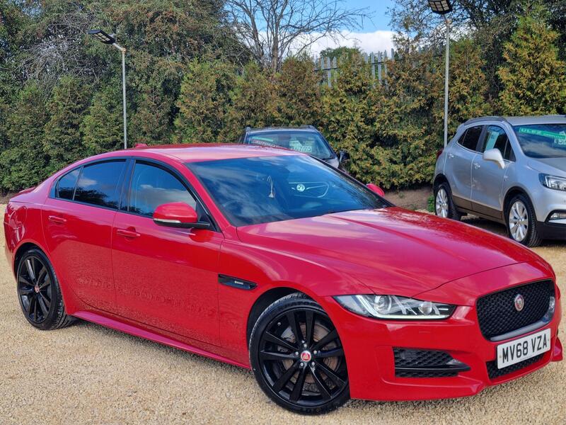 Jaguar Xe view 3