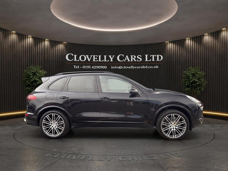 Porsche Cayenne view 6