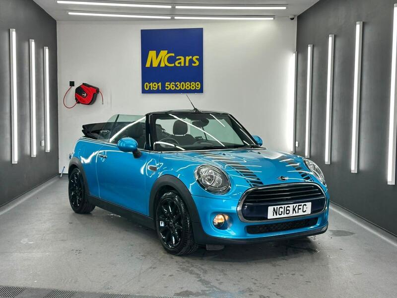 Mini Convertible view 7