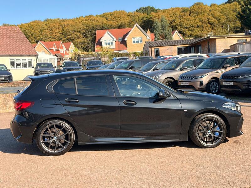 BMW 1 Series view 5
