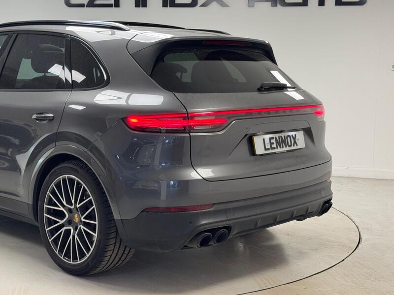 Porsche Cayenne view 6
