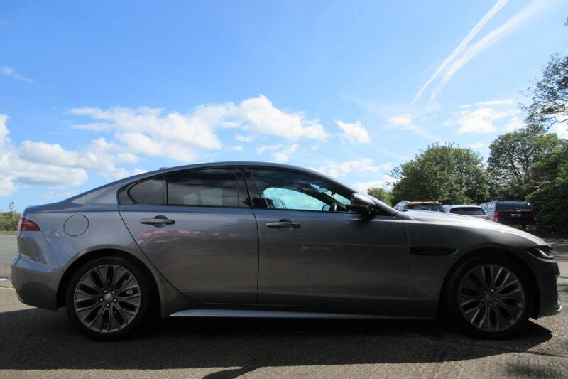 Jaguar Xe view 37