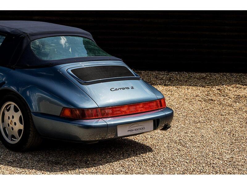 Porsche 911 view 6