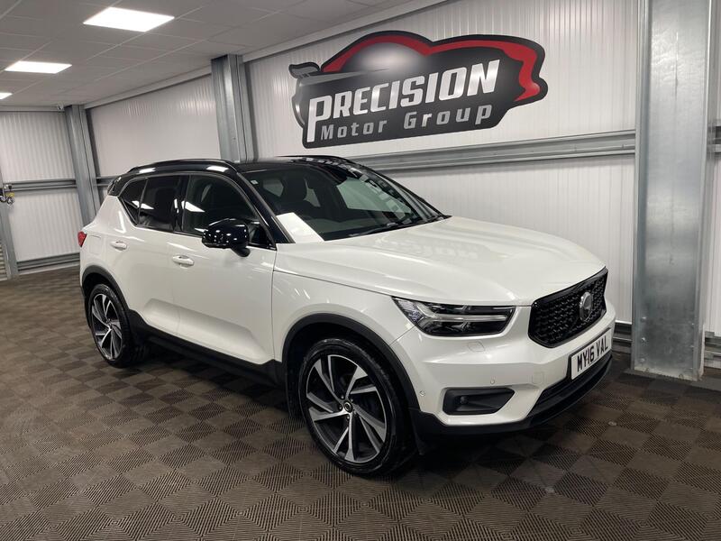 Volvo XC40 view 2