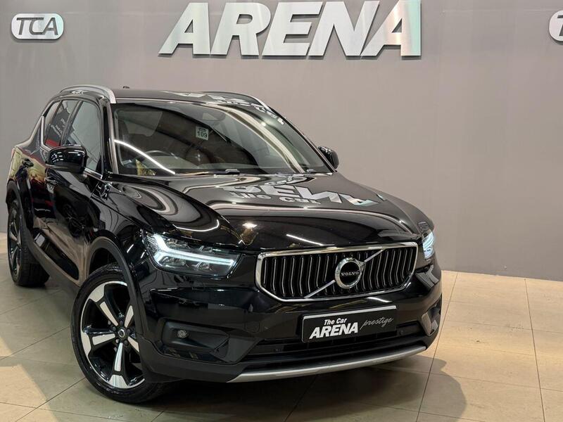 Volvo XC40 view 3