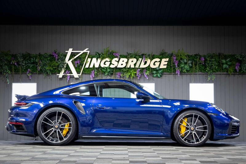 Porsche 911 view 5