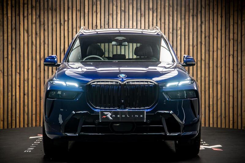 BMW X7 view 5