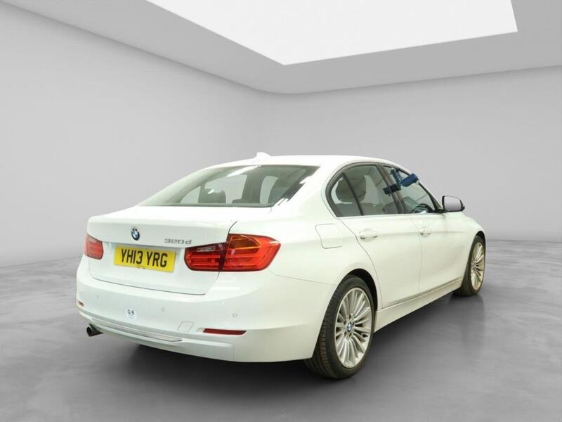 BMW 3 Series view 4