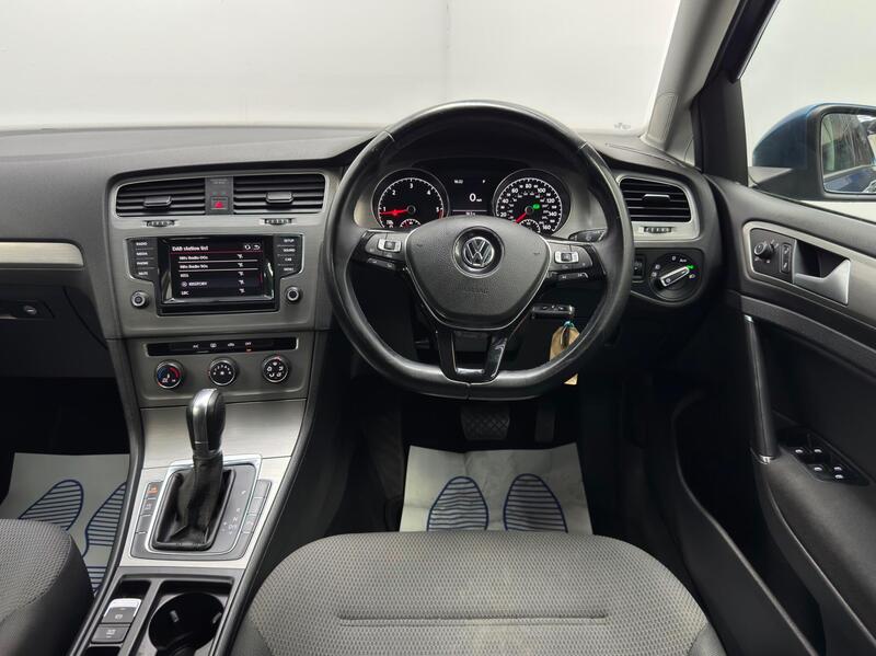 Volkswagen Golf view 5