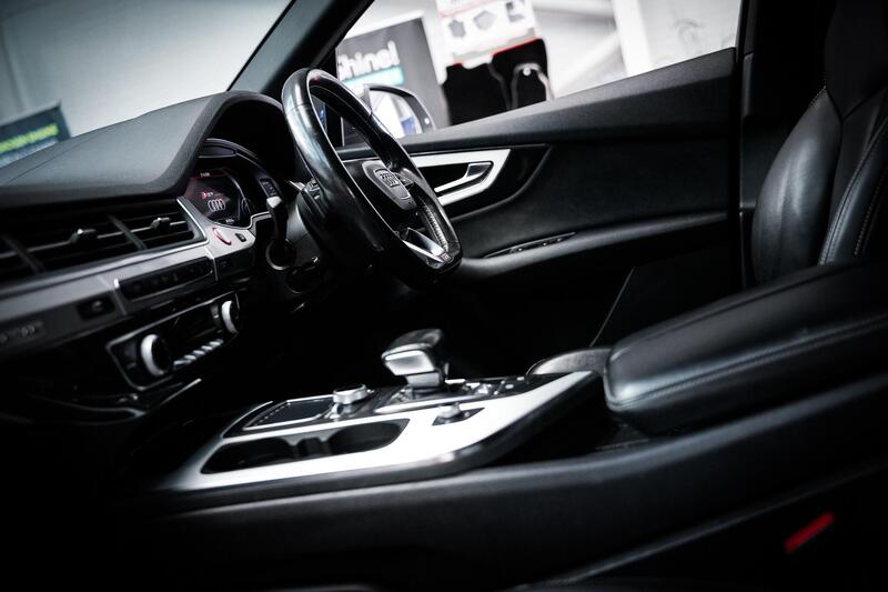 Audi Audi SQ7 view 2
