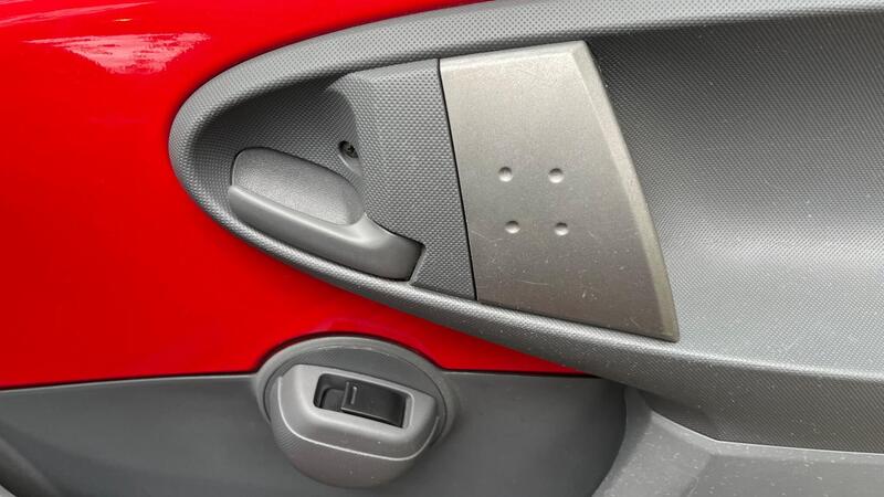 2009 Peugeot 107 — photo 40