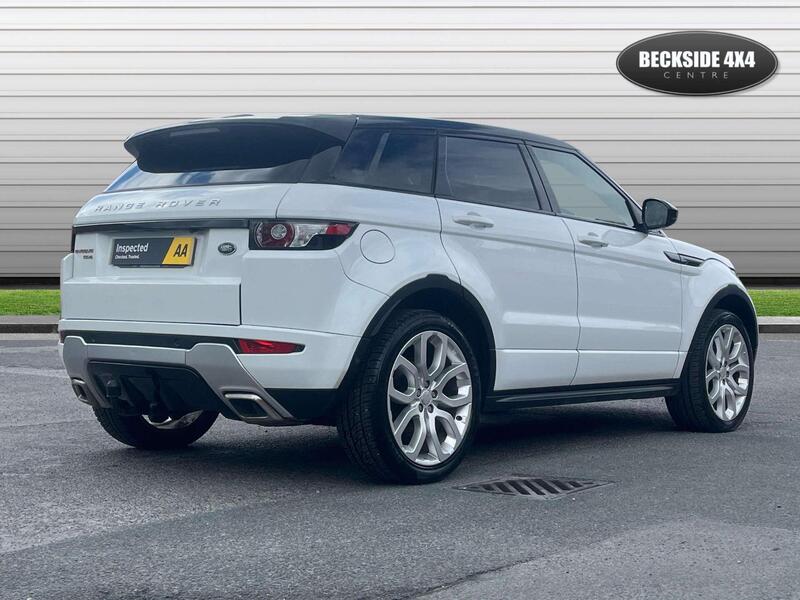 Land Rover Range Rover Evoque view 3