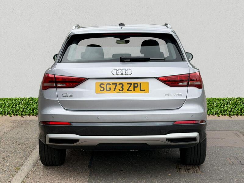 Audi Q3 view 6