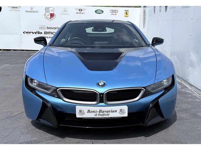 BMW I8 view 4