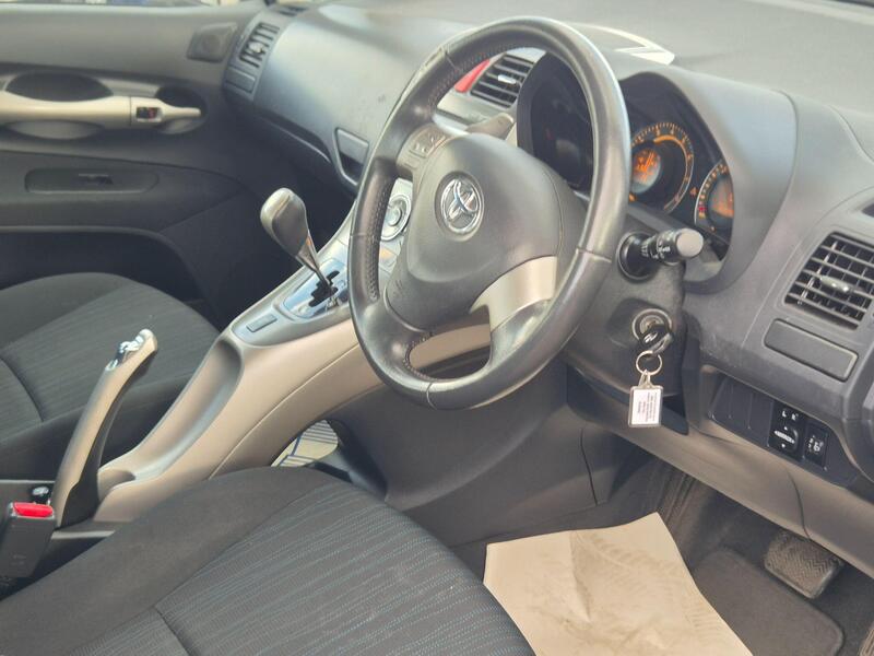 Toyota Auris view 7