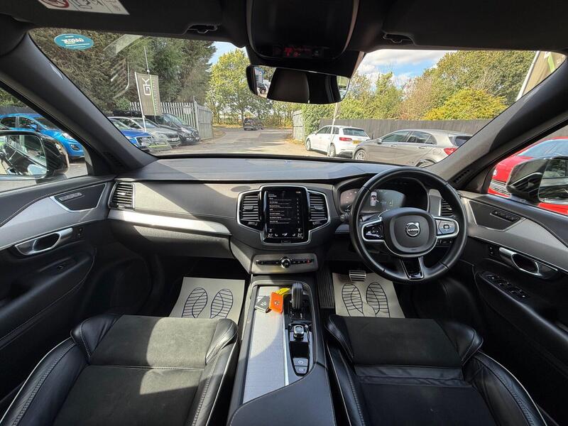 Volvo XC90 view 4