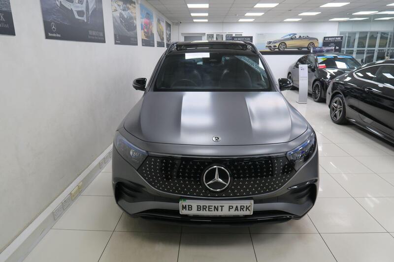 Mercedes-Benz 300 view 2