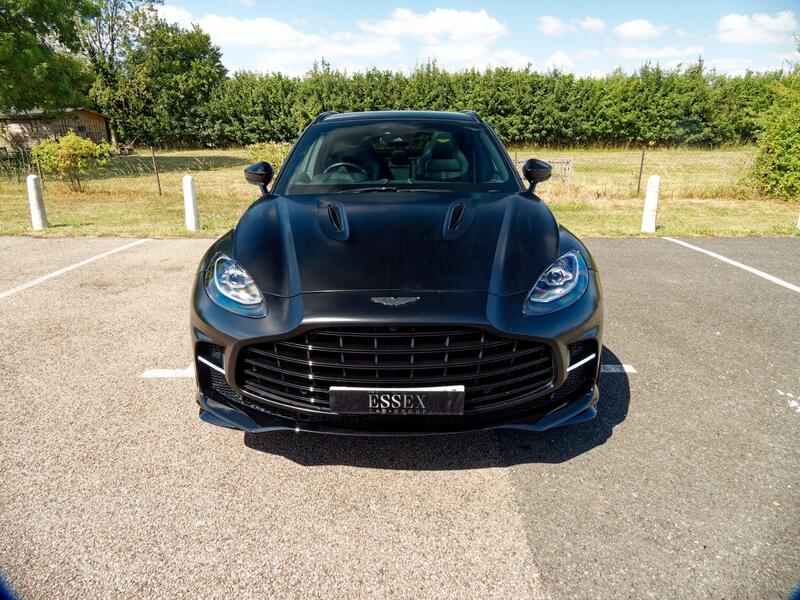 Aston Martin DBX view 28