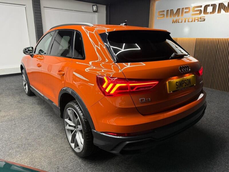 Audi Q3 view 5