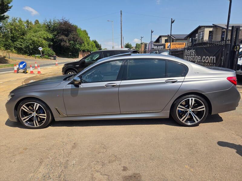 BMW 7 Series view 6