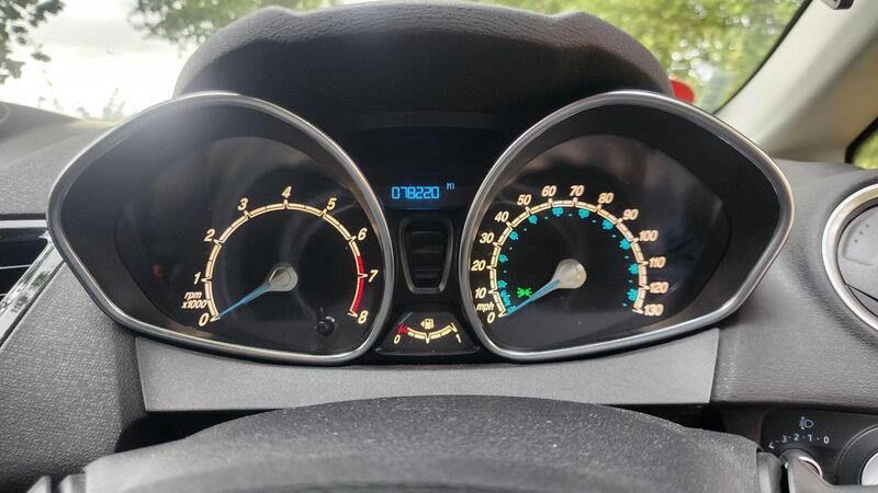 2012 Ford Fiesta — photo 39