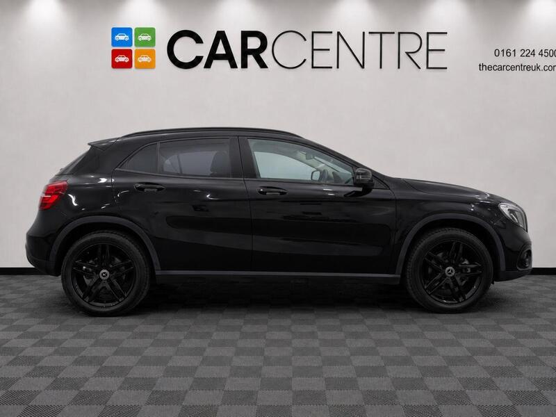 Mercedes-Benz Gla view 3