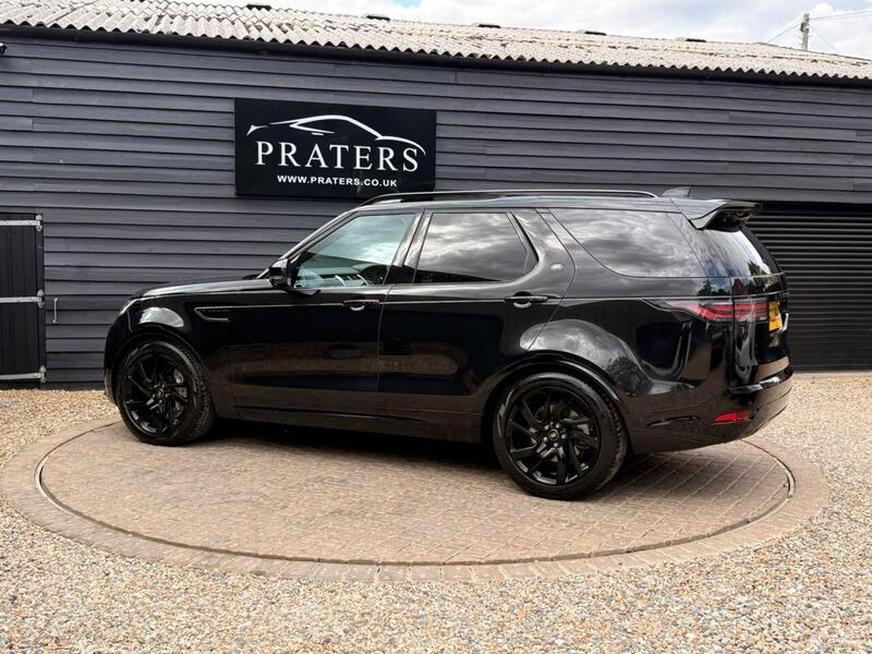 Land Rover Discovery view 3