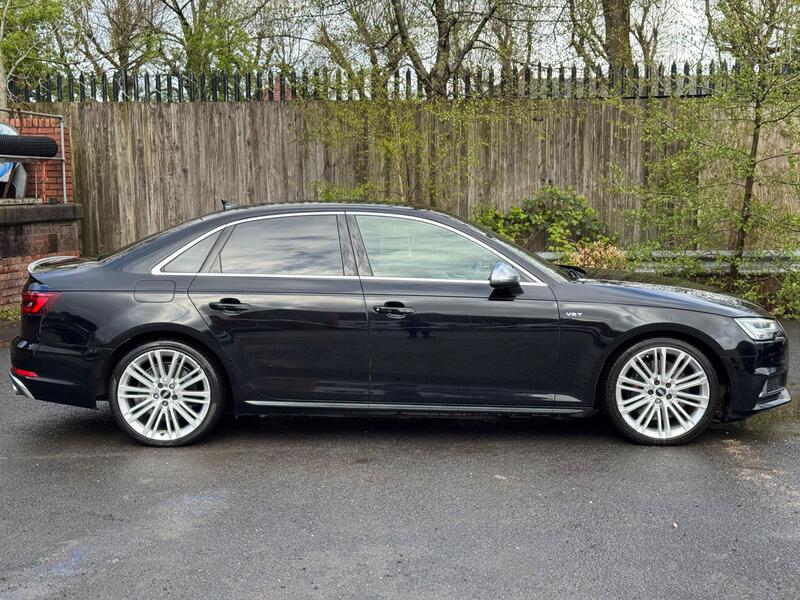 Audi S4 view 5