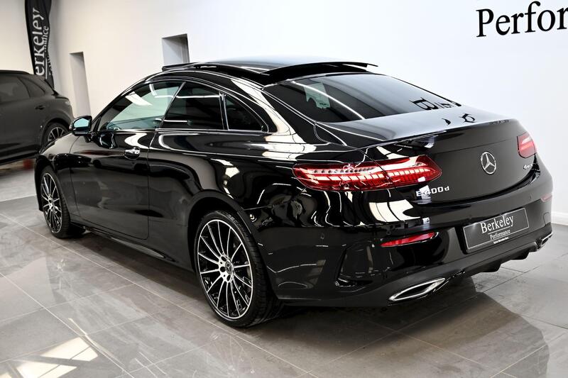 Mercedes-Benz E-Class view 4