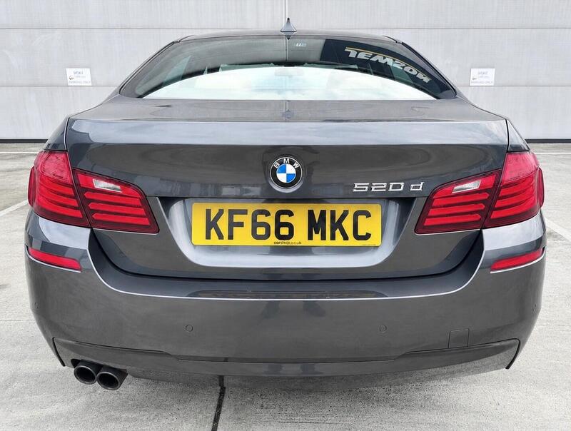 BMW 5 Series view 4