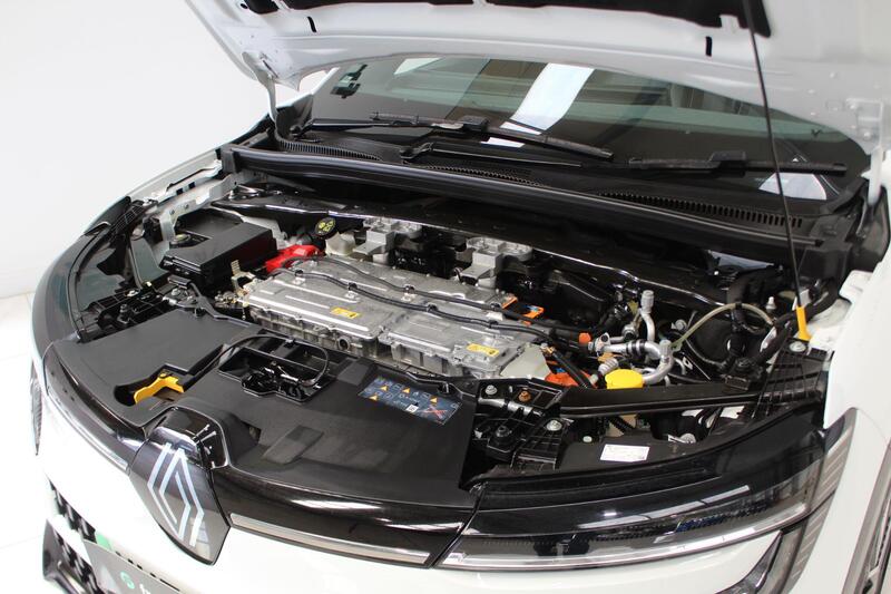 2023 Renault Megane E-Tech in White — image 23 of 83
