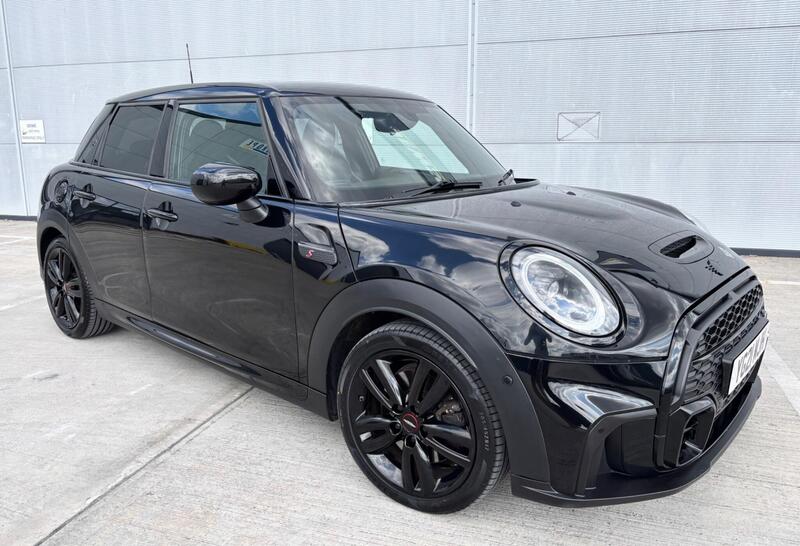 Mini Hatch view 4