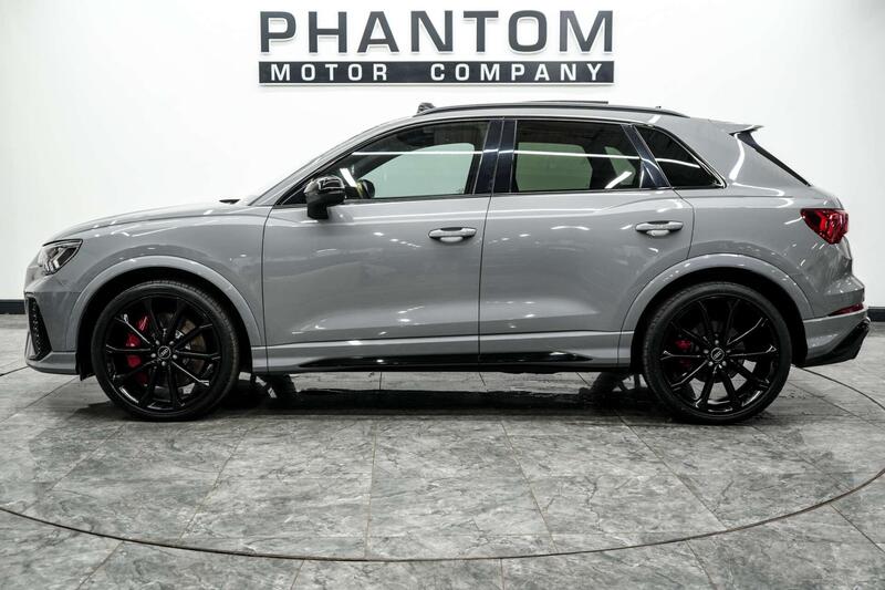 Audi Audi RS Q3 view 3