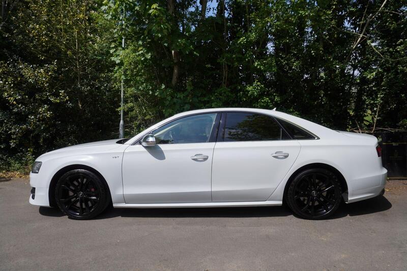 Audi S8 view 2