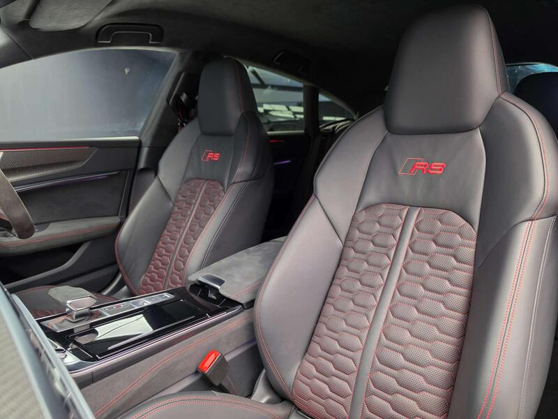 Audi Audi RS7 view 2