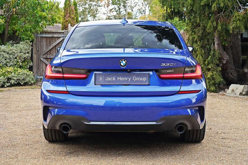 BMW 3 Series view 4