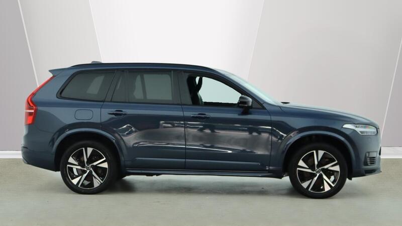 Volvo XC90 view 3