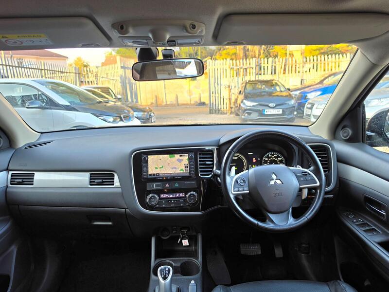 Mitsubishi Outlander 2.0h 12kWh GX4h CVT 4WD Euro 5 (s/s) 5dr thumbnail 29