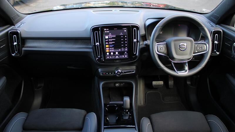 Volvo XC40 view 5