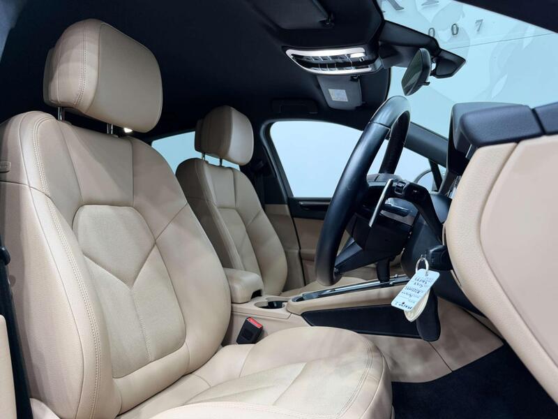 Porsche Macan view 2