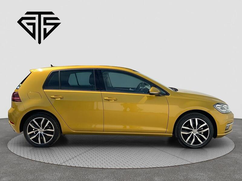 Volkswagen Golf view 2