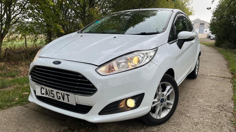2015 Ford Fiesta — photo 2