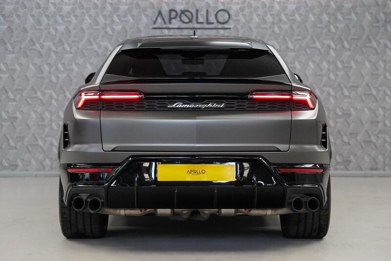 Lamborghini Urus view 4