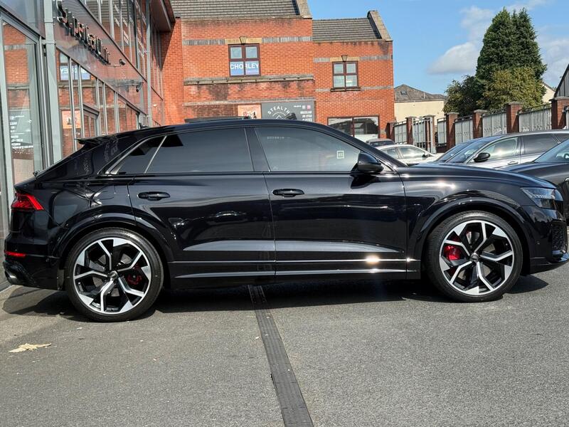 Audi Audi RSQ8 view 4