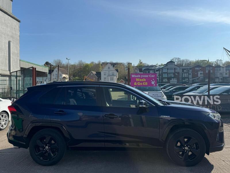 Toyota Rav4 view 3