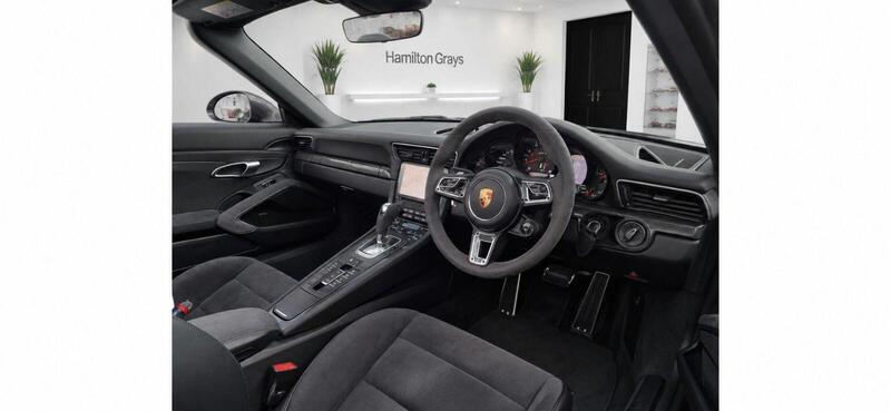 Porsche 911 view 3