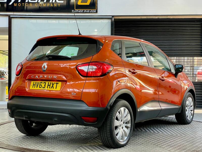 Renault Captur view 3
