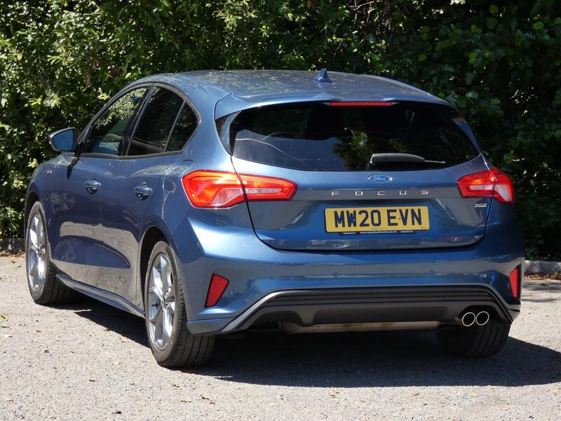 Ford Focus view 3