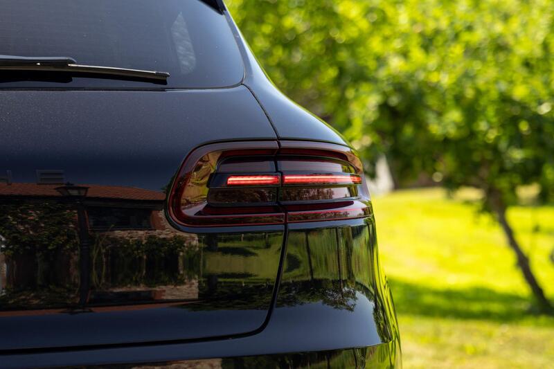 Porsche Macan view 3