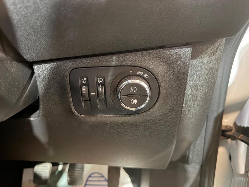 2018 Vauxhall Corsa — photo 15